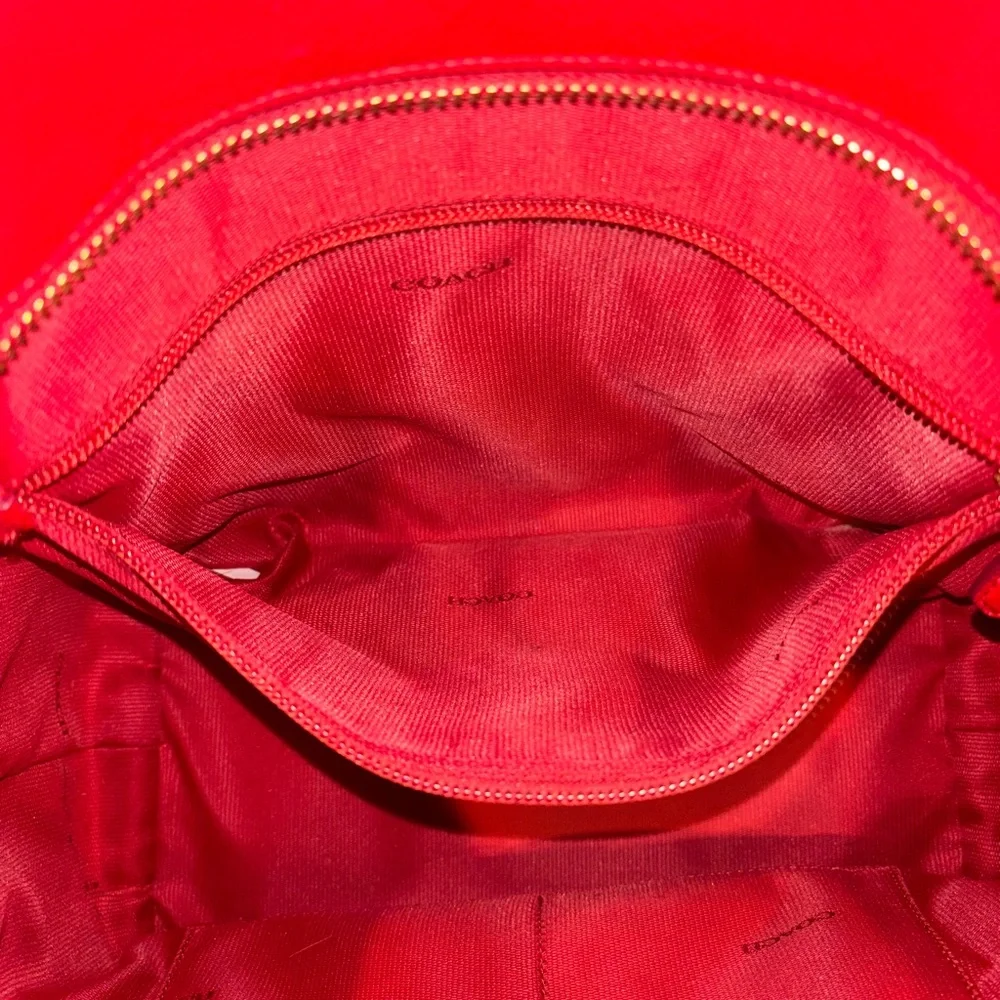 Coach GUC Town Car Tote in Red Leather - Picture 4 of 12